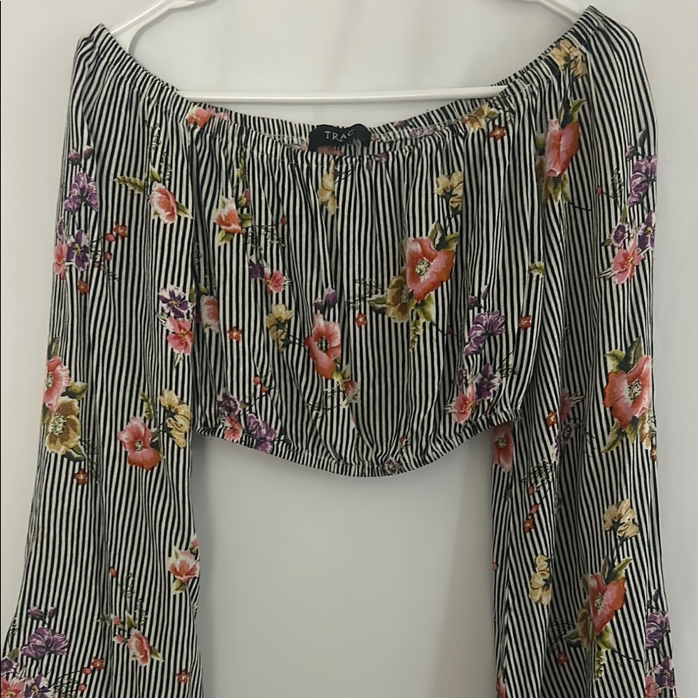 Trac Black and White Ruched Crop Blouse Fits S/M 0068